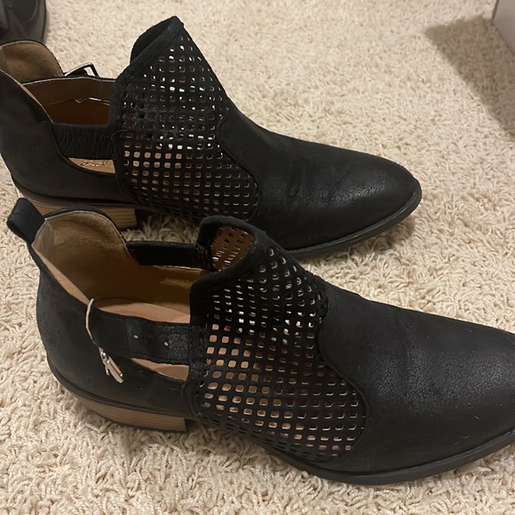 Quips brand shoe - Picture 2 of 5